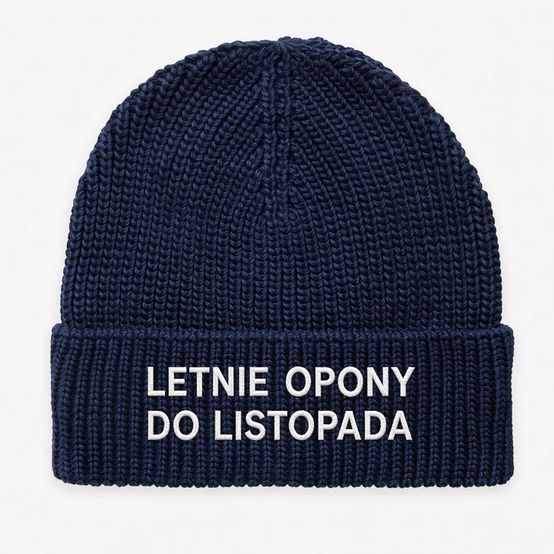 Czapka zimowa z haftem LETNIE OPONY DO LISTOPADA – granatowa
